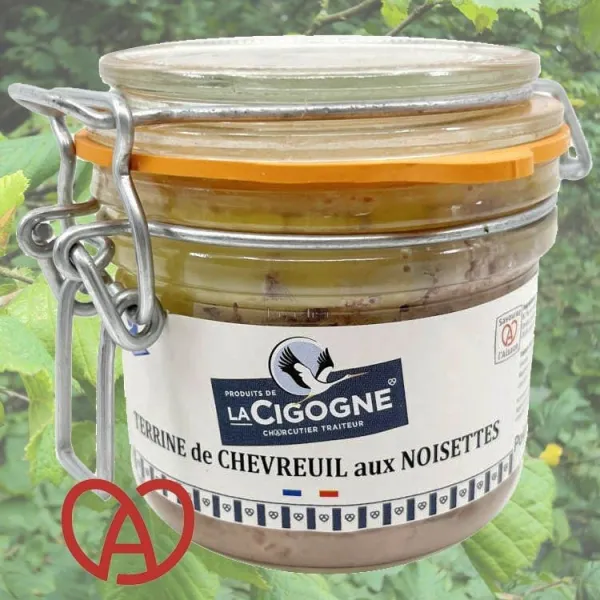 Handwerklich hergestellte Terrine vom Reh mit Haselnüssen