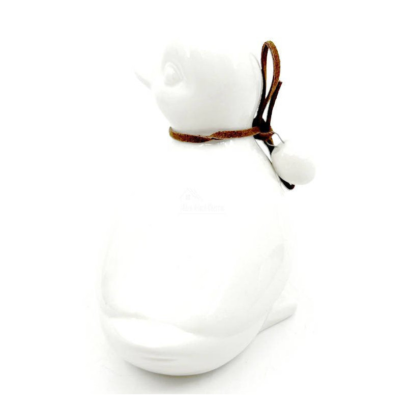 Ceramic Duck sitting head left with bow