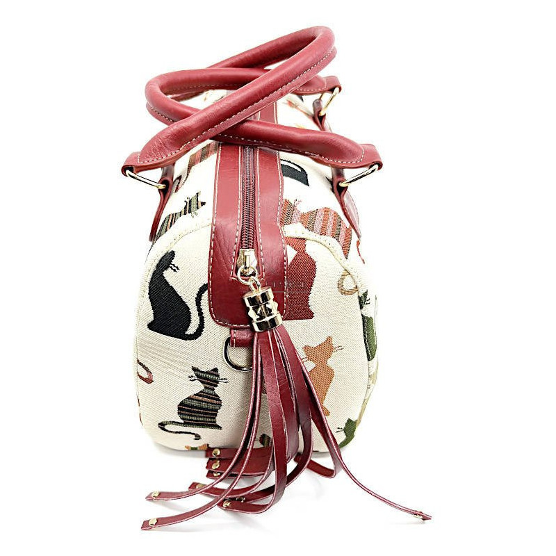 Helle Handtasche mit Pompon mit Katzenmotiv in Farbe