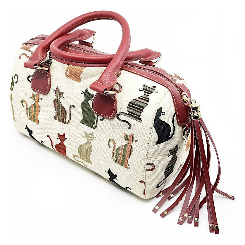 Helle Handtasche mit Pompon mit Katzenmotiv in Farbe