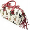 Helle Handtasche mit Pompon mit Katzenmotiv in Farbe