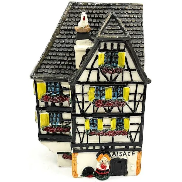 Maison d'angle Alsacienne blanche à Colombages en Résine