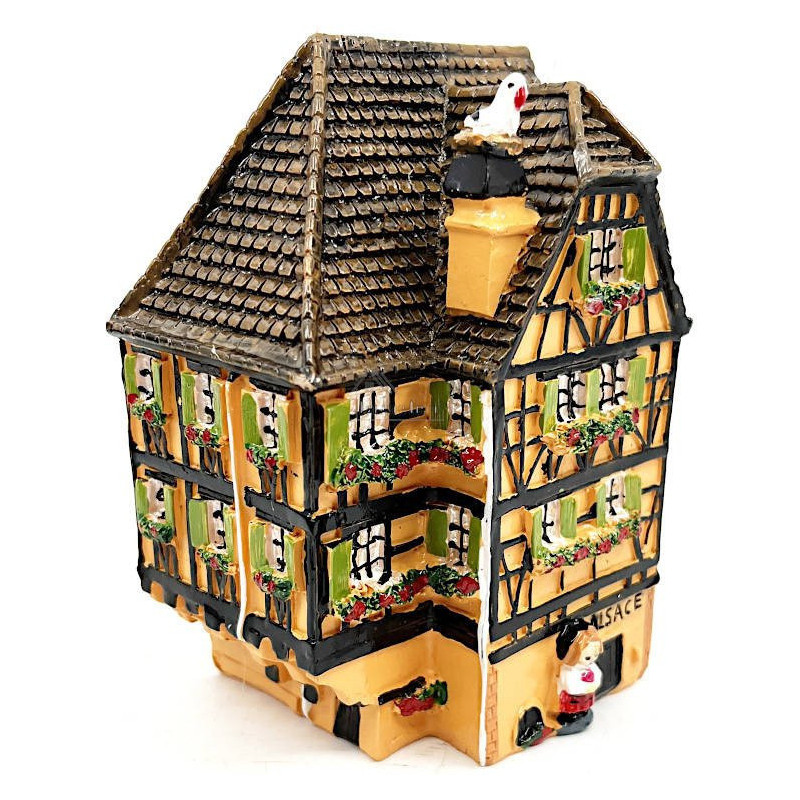 Maison d'angle Alsacienne orange à Colombages en Résine
