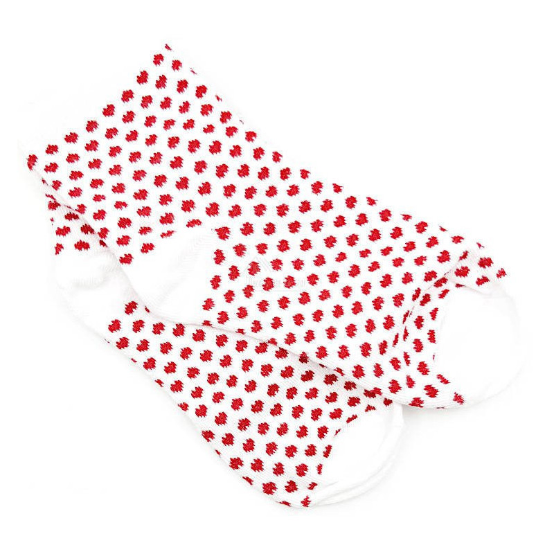 Weiße Socken mit roten Herzen aus dem Elsass