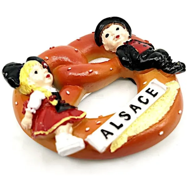 Decorative Pretzel Magnet with sitting Alsatians
