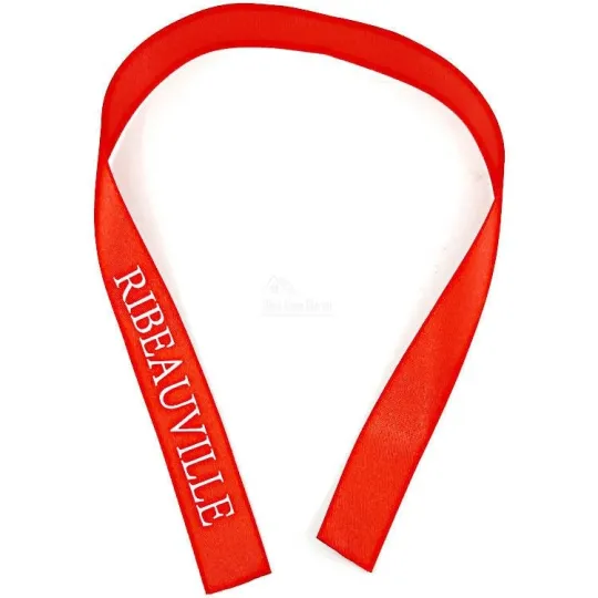 Rotes Satinband mit der Aufschrift Ribeauvillé
