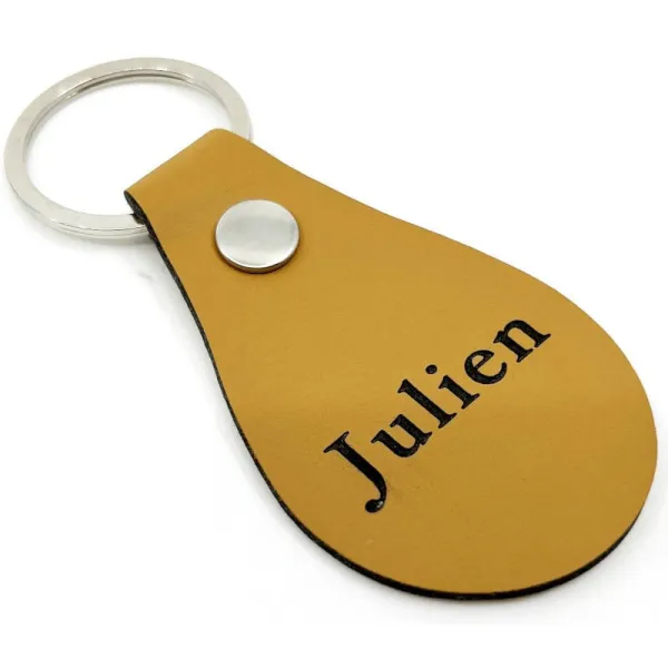 Leatherette key ring to personalise