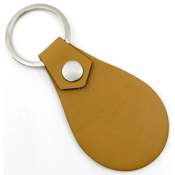 Leatherette key ring to personalise