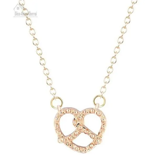 Collier avec fermoir et Pendentif Bretzel d'Alsace doré