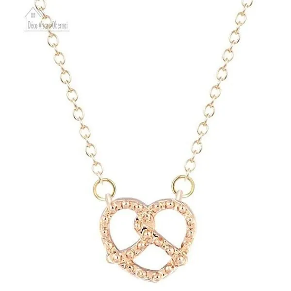 Collier avec fermoir et Pendentif Bretzel d'Alsace doré