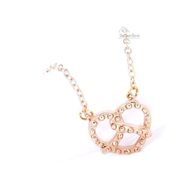 Collier avec fermoir et Pendentif Bretzel d'Alsace doré