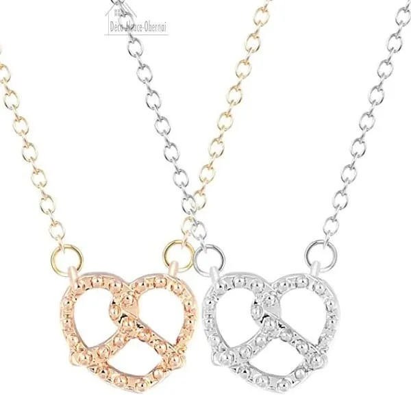 Collier avec fermoir et Pendentif Bretzel d'Alsace doré