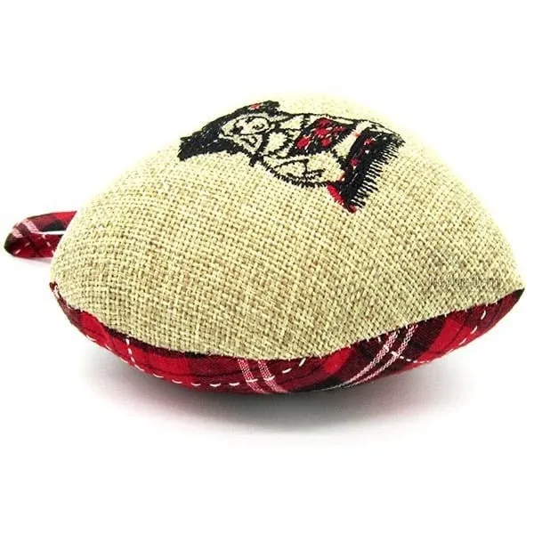 Coeur d'Alsace padded with Alsatian embroidered fabrics, Vichy background