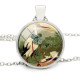 Collier avec Pendentif avec Verre bombé en Verre fond Cigogne d'Alsace Vintage