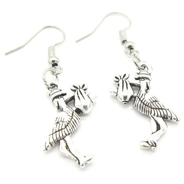 Schmuck Ohrringe Silber Antike Alsace Storch trägt ein Baby-