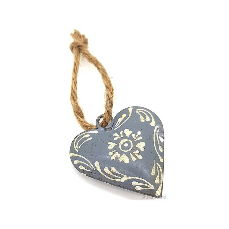 Decorative Alsace Heart in Aged Gray Metal Hand Painted