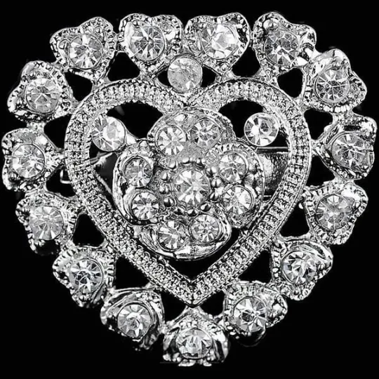 Broche Fantaisie argentée forme de Coeur sertie de Strass