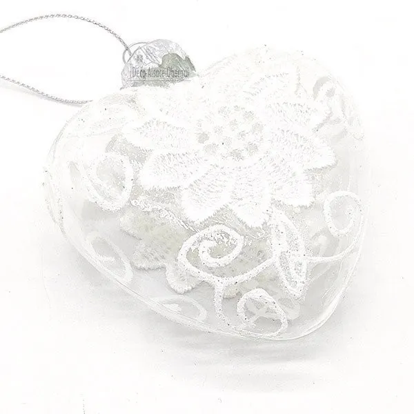 Suspension Coeur en Verre orné de Dentelles blanches