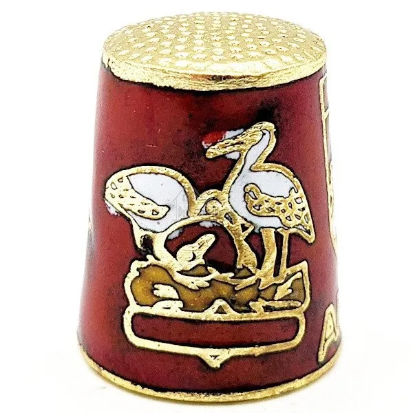 Dé à Coudre de Collection Rouge en Métal doré avec Écusson, Cigogne et Alsacienne