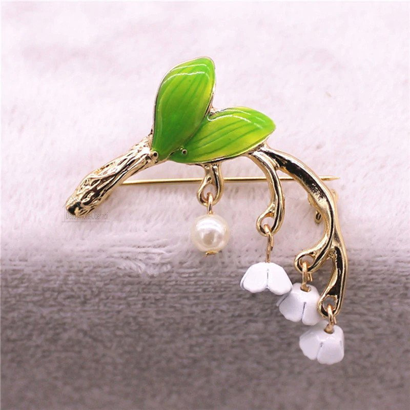 Broche Fantaisie dorée Brin de Muguet avec Perle et Clochettes