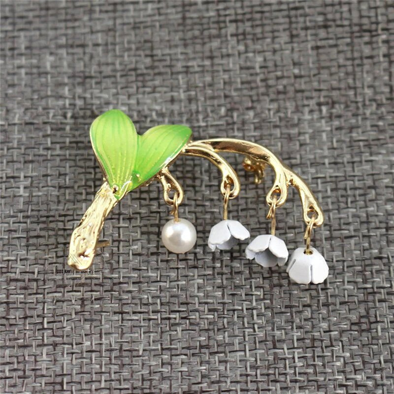 Broche Fantaisie dorée Brin de Muguet avec Perle et Clochettes