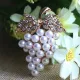 Broche dorée Fantaisie Grappe de Raisins avec Strass