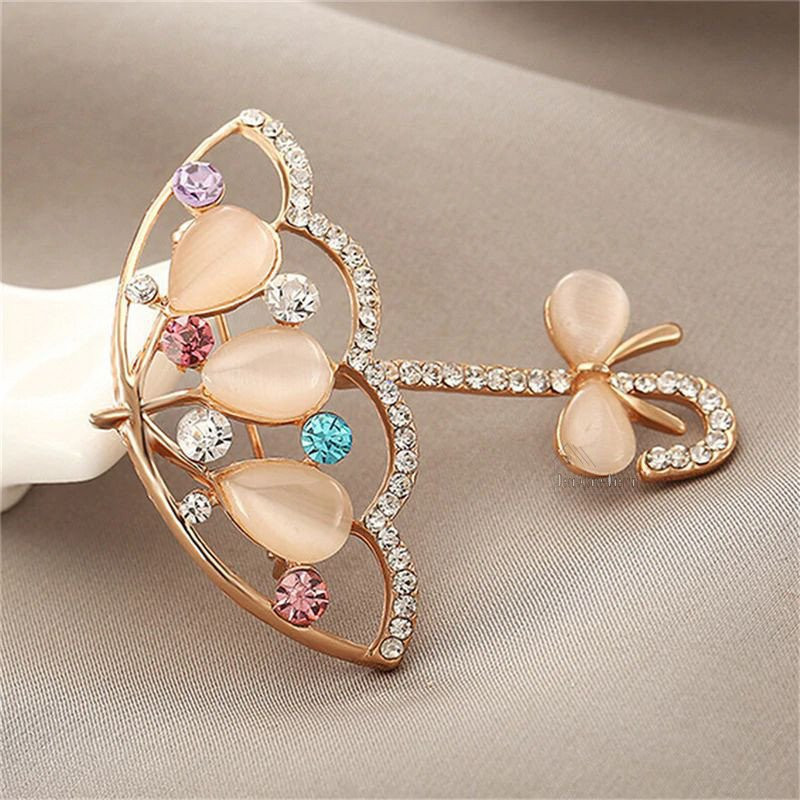 Broche dorée Fantaisie forme de Parapluie sertie de Strass