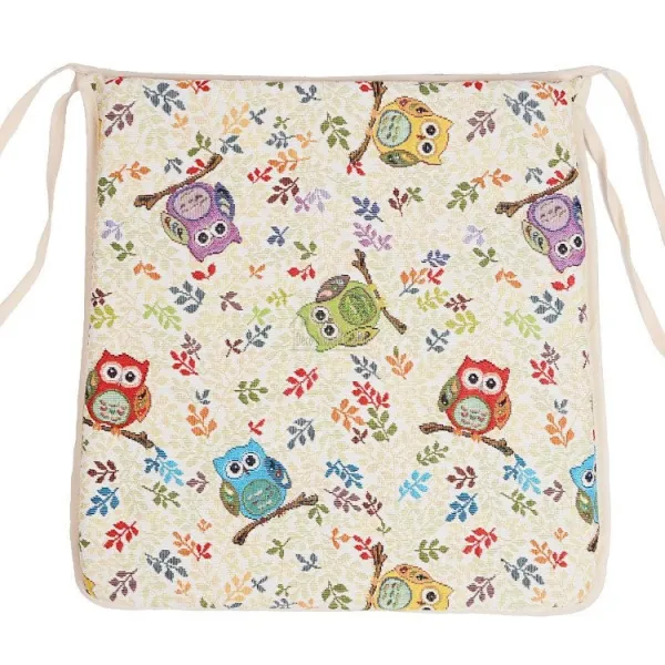 Comfortable chair cover with owl motif