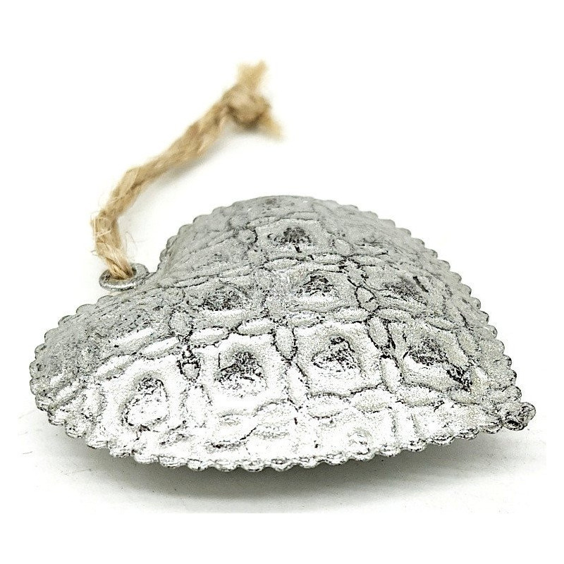 Petit Coeur en Métal gris avec grelot à suspendre
