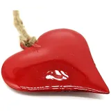 Small heart in shiny lacquered red metal to hang