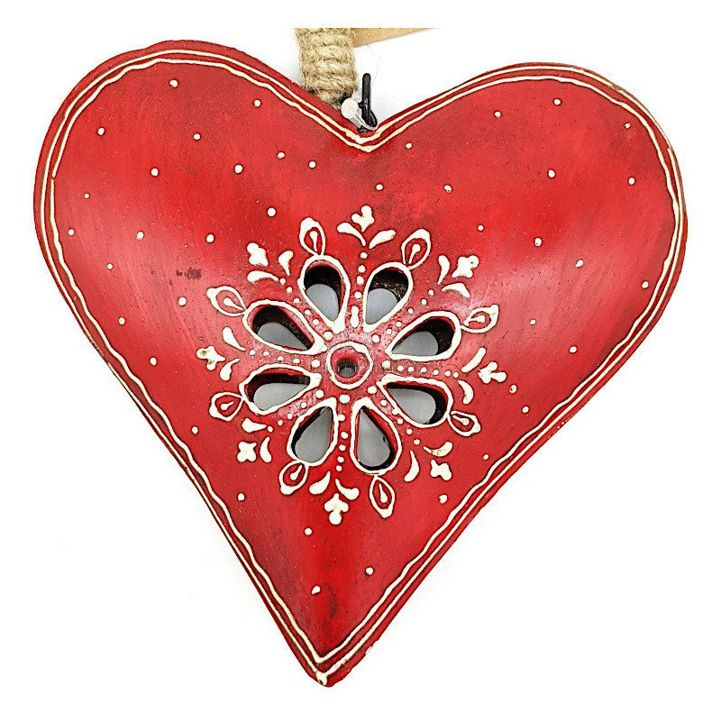 Coeur en métal rouge avec centre ajouré décor fait main