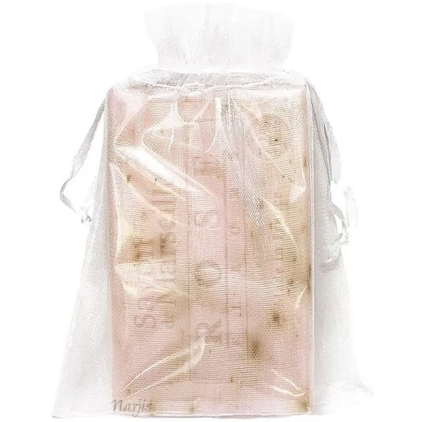 Natürliche Savon de Marseille mit Rosenblättern