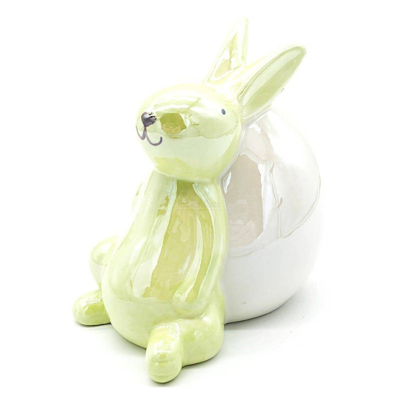 Lapin décoratif en Céramique brillante Vert assis contre un Oeuf