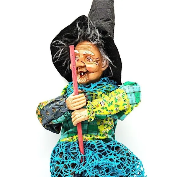 Elsässer Hexe 55 cm zum Aufhängen mit schwarzer Weste und blauen Fransen