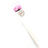 Verschenken Sie eine rosa Nelke mit Seifenblättern