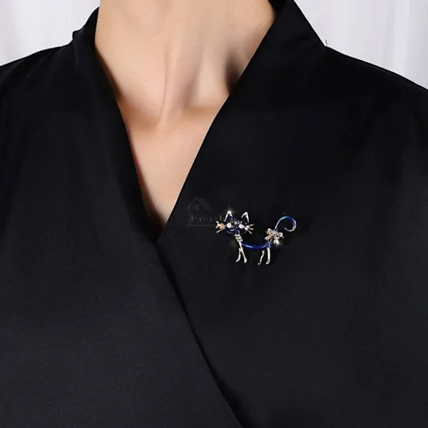 Broche Fantaisie métal dorée Chat bleu et Strass