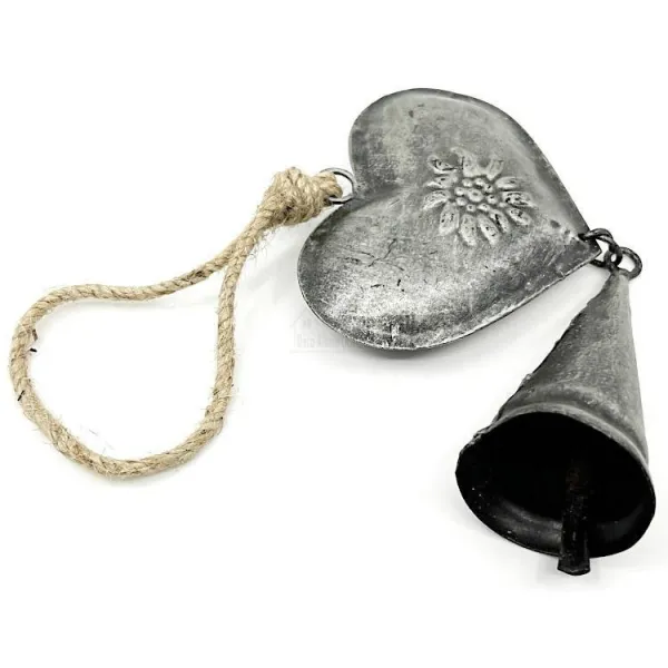 Elsässer Herz aus grauem Metall Maïka mit Glöckchen 28 cm