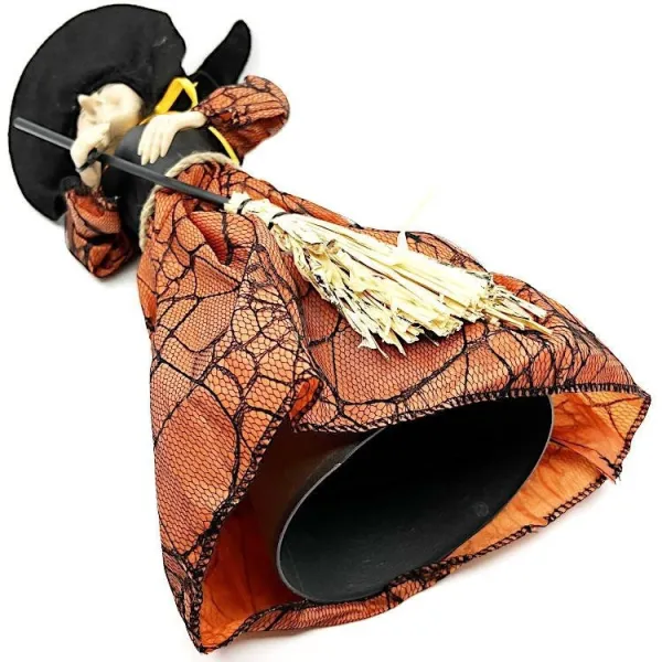 Stehende elsässische Hexe mit ockerfarbenem Satinkleid 36 cm