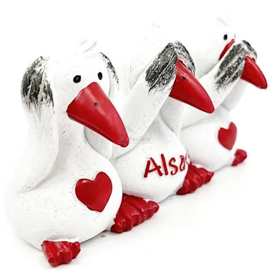 Ooievaars in hars, niets zien, niets zeggen, niets horen