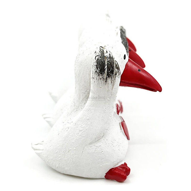 Resin storks see nothing, say nothing, hear nothing