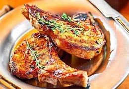 Rezept für Schweinekotelett mit Riesling, Tomate und süßem Meerrettich