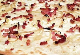 Recipe of the Alsatian Flammekueche Tart, a 100% Alsatian speciality